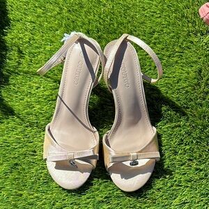 Women's Gold Sandals